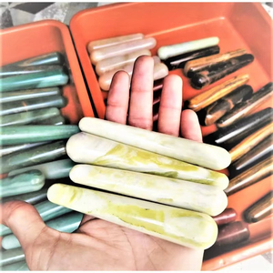 แท่งนวดคริสตัลเซอร์เพนไทน์ทำมือขายส่ง แท่งนวดหินธรรมชาติอาเกตเรกิ แร่ธาตุสำหรับผิวหน้า - Product Image 3