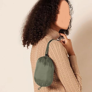 เสื้อโค้ทพัฟเฟอร์แบบมีฮู้ดสำหรับผู้หญิง น้ำหนักเบา กันน้ำ พับเก็บได้ อุ่นสบายสำหรับฤดูหนาว  แบบเย็บติดกัน น้ำหนักเบาพิเศษ เหมาะสำหรับการเดินทาง - Product Image 3