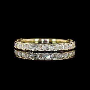Bague de mariage personnalisée en or jaune massif 14 carats avec diamant taille Asscher de 1 carat, certifiée IGI, sertie en clos, bague éternité complète - Product Image 1