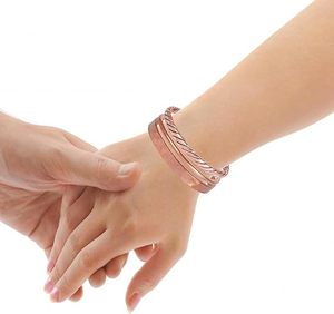 ชุดกำไลข้อมือทองแดงทำมือ ดีไซน์มีเท็กซ์เจอร์ ปรับขนาดได้ สร้อยข้อมือโลหะหรูหรา ของขวัญสำหรับผู้หญิง - Product Image 4