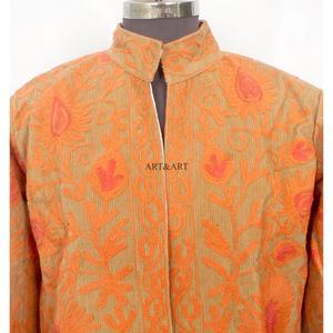 Chaqueta de Tela Cotrise Acolchada con Bordado Floral Hecho a Mano, Detalle de Botones, Forro de Algodón a Rayas, Transpirable, Ecológica, Gruesa para Invierno - Product Image 2