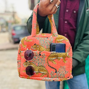 Bolsa de tela de algodón para todas las estaciones con bordado de patrón floral, ribete a rayas rosa y verde, parte superior abierta para compras - Product Image 2