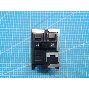 Disjoncteur Eaton BAB2020HT à fixation par boulons, utilisé comme pièce détachée d'équipement semi-conducteur d'occasion - Product Image 3