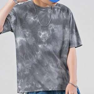 เสื้อยืดคอกลมแขนสั้นทรงหลวมผ้าฝ้ายฟลีซสำหรับผู้ชาย ลายมัดย้อม พร้อมพิมพ์ลายตามสั่ง คุณภาพสูง - Product Image 3