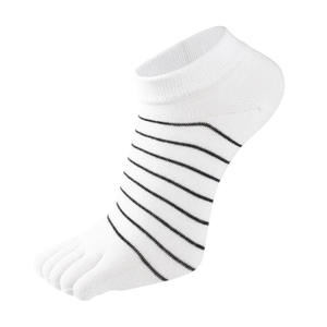 Chaussettes courtes à rayures blanches à 5 doigts, respirantes, tricotées, décontractées, pour usage quotidien, pour adultes - Product Image 1