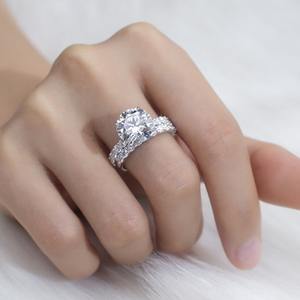 Anillo de Diamantes de Oro de 18K de Alta Demanda con Piedra Naranja para Uso Diario, Celebraciones y Promociones, Disponible al Mejor Precio - Product Image 4