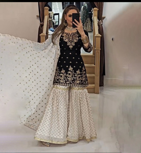 Traje Sharara de Gorgette con Bordado Pesado Estilo Indio-Pakistaní, Salwar Kameez de Corte Holgado hasta la Rodilla, Listo para Usar - Product Image 1