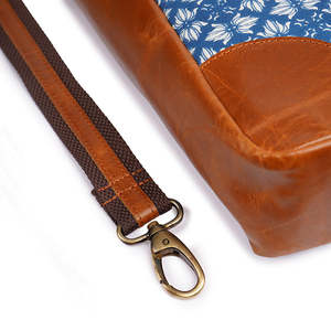Sac bandoulière en cuir véritable à rabat motifé, sacoche pour ordinateur portable, grande capacité, léger, pour les voyages et l'usage quotidien - Product Image 6