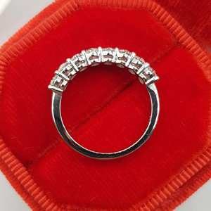 Anillo de Boda para Mujer con Diamante Cultivado en Laboratorio de Corte Ovalado, Chapado en Oro de 9k, Certificado IGI, Media Eternidad con Garras Compartidas - Product Image 3