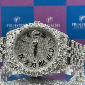 Reloj de cuarzo plateado de lujo con diamantes para hombre, de acero inoxidable, con esfera romana y brazalete estilo diamante, reloj de pulsera elegante. - Product Image 2