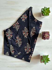 Blusa de algodón Ajrakh de diseño, hecha a mano, cómoda, lista para usar y cosida. - Product Image 2