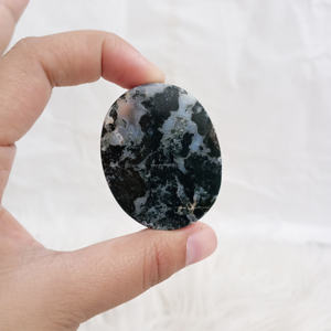 Venta al por mayor de alta calidad Natural Indonesia verde musgo ágata forma suave piedras preciosas cristal curativo 3,5X4,5X7 cm 1Kg/40 piezas - Product Image 4