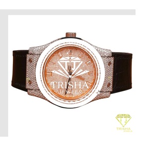 Montre élégante en or rose et cristal diamantée, la plus vendue, pour femme, style de luxe, idéale pour le bureau, disponible à la vente - Product Image 1