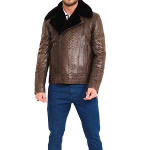 Vente en gros Veste de motard en cuir de python marron pour hommes Nouveau cuir véritable gaufré de python imprimé serpent avec veste en fourrure Fourniture OEM - Product Image 1