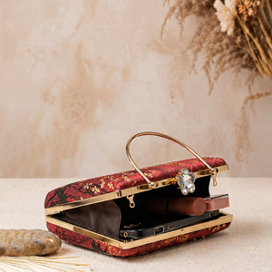 Pochette brodée élégante Crimson Elephant Garden pour femme, idéale pour les soirées et les occasions festives - Product Image 4