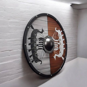 Bouclier en bois de style viking traditionnel, design nordique rond, fait main, pour costume historique et décoration murale - Product Image 3
