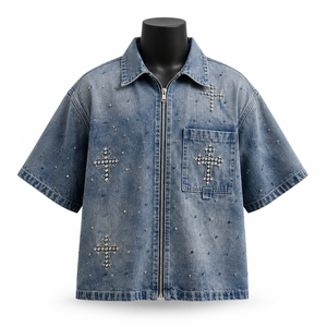 Camisa de mezclilla personalizada para hombre, de manga corta, con cremallera completa, con pedrería, estilo urbano, fabricante OEM de marca privada - Product Image 1
