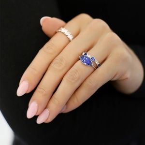 Bague de mariage en or blanc 14 carats avec saphir bleu taille marquise et diamant bleu de laboratoire, sertie demi-cerclée, vente en gros - Product Image 1