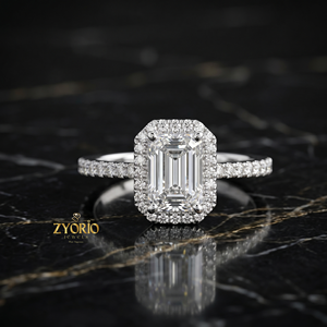 Anillo de Compromiso con Corte Esmeralda y Halo en Oro de 14K, Anillo Nupcial con Pavé de Diamantes - Product Image 3