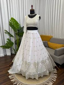 Lehenga Choli brodé blanc avec dupatta pour mariage, tenue indienne pakistanaise pour femmes - Product Image 2