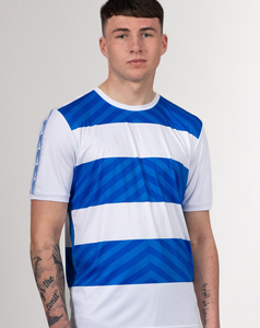 Maillot de football personnalisé pour homme, bleu et blanc, motif géométrique, manches courtes, col rond, tissu respirant en polyester, vêtements de sport - Product Image 3
