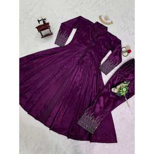 Hermoso conjunto de Top y pantalón de fiesta con hilo y secuencia de trabajo, talla XL - Product Image 3