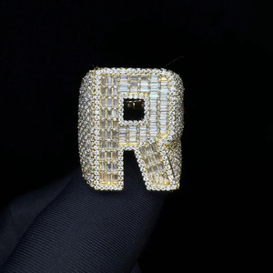 Bague Initiale Unisexe en Argent Sterling 925 avec Moissanite Diamantée Taille Baguette et Ronde Effet Givré, Style Hip Hop, pour Fiançailles et Anniversaire - Product Image 1