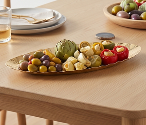 Plateau de service artisanal en feuille d'or avec finition métallique polie pour usage résidentiel, cuisine et accent de décoration de restaurant - Product Image 5