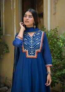 Conjunto de Salwar Kameez de Algodón Azul Bordado para Mujer con Dupatta, Manga 3/4, Largo hasta la Rodilla, Estilo Tradicional Informal de India y Pakistán - Product Image 2