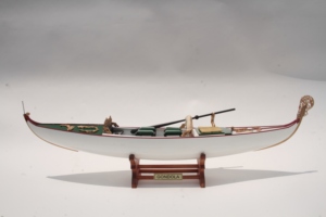 Góndola Veneciana, Modelo de Velero de Madera Hecho a Mano, Personalizado, Antiguo, Coleccionable, Temática Oceánica, Pieza de Arte Decorativa para Mesa - Product Image 2