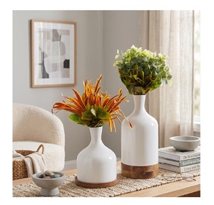 Vase enduit de poudre de qualité supérieure avec socle en bois Vente chaude Vase à fleurs blanches Meilleur vase de style classique pour la maison de luxe - Product Image 1