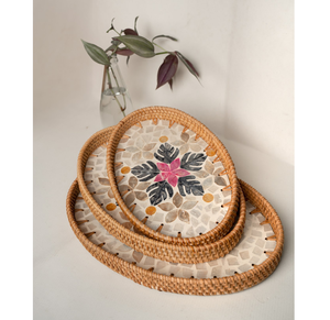 ถาดเสิร์ฟทรงกลมลายคลาสสิกทำจากมุกและหวาย ดีไซน์ยั่งยืน ปลอดภัยสำหรับเครื่องล้างจาน - Product Image 1