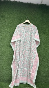 Elegante Kaftán de Algodón con Estampado Floral Hecho a Mano, Kimono Indio con Estampado en Bloque, Estilo Boho para Playa y Resort - Product Image 3