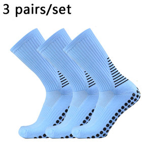 Chaussettes de sport antidérapantes pour hommes et femmes, chaussettes de sport antidérapantes pour le football, le basketball, la course à pied, l'entraînement, chaussettes en silicone - Product Image 1