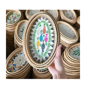 Plateau en rotin de luxe avec incrustations de nacre - Product Image 1