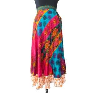 Ceinture de danse du ventre indienne faite à la main longue et décontractée multicolore jupe de sari en soie imprimée florale vintage 2 couches respirante naturelle - Product Image 1