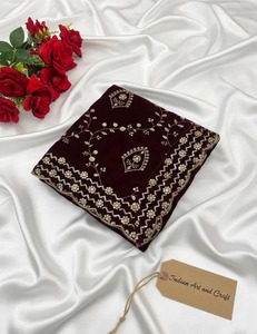 Superbe dupatta de mariée en velours bordeaux avec broderie florale Zari dorée, châle de mariage, accessoires pour mariages pakistanais - Product Image 3