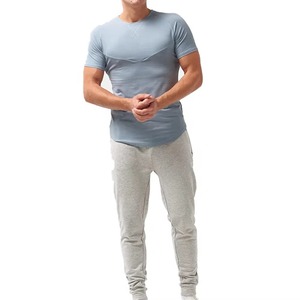 T-shirt de sport pour homme de haute qualité, coupe ajustée et séchage rapide, respirant, pour l'entraînement et la course, tissu tissé avec impression sérigraphique - Product Image 2