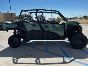 Offres promotionnelles - Véhicule utilitaire tout-terrain UTV de haute performance, moteur 700cc, 4x4, couleur verte - Product Image 2