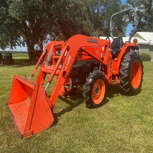 Tracteur agricole diesel Kubota L3400 avec système hydraulique pour le labour, la culture, le semis, le transport et les opérations agricoles - Product Image 1