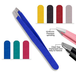 Pince à épiler cosmétique de luxe en acier inoxydable, à pointe fine, pour la mise en forme des sourcils et l'épilation du visage, faite à la main, avec logo personnalisé - Product Image 6