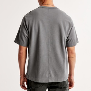 Nueva Camiseta Casual de Manga Corta con Cuello Redondo para Hombre VIENNA INDUSTRY, con Logotipo Personalizado, Corte Regular, 100% Algodón - Product Image 2