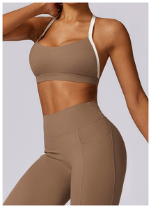 Soutien-gorge de sport premium pour femme, conçu avec un tissu respirant, une coupe ergonomique, une finition sans coutures et un maintien durable pour un style de vie actif. - Product Image 6
