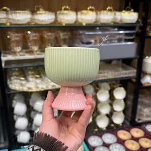 Ensemble de bols à glace côtelés en céramique pastel avec cuillères décoratives et plateau de service – Service à dessert haut de gamme - Product Image 2