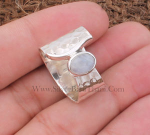 Bague en Pierre de Lune Arc-en-ciel Naturelle, Bande en Argent Sterling 925, Pierre Précieuse Pierre de Lune Feu Bleu, Bijou Bohème Minimaliste, Cadeau d'Anniversaire - Product Image 1