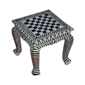 Mesa de ajedrez artesanal con incrustaciones de hueso, taburete lateral geométrico en blanco y negro, mesa de centro de resina y madera de lujo vintage para sala de estar - Product Image 1