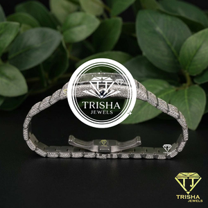 Reloj de Lujo con Brillo de Diamante Inspirado en Moissanita y Estilo Iced Out - Product Image 1