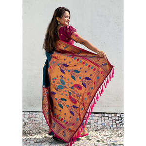 Sari de seda Chandrakor azul denim Elite Weaves con tejido Zari y Paithani de contraste Swan Yeola, elástico, para fiestas y bodas, 0.65g - Product Image 2