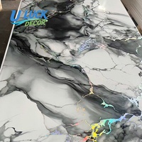 Panneau mural intérieur moderne brillant 3D imperméable en PVC imitation marbre 1220*2440*3mm pour la décoration d'hôtels et de villas