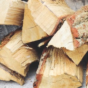 Proveedor Directo de Leña Seca al Horno, Marca Personalizada, Origen España, Servicio OEM/ODM, Venta al por Mayor para Calefacción Residencial y Comercial - Product Image 1